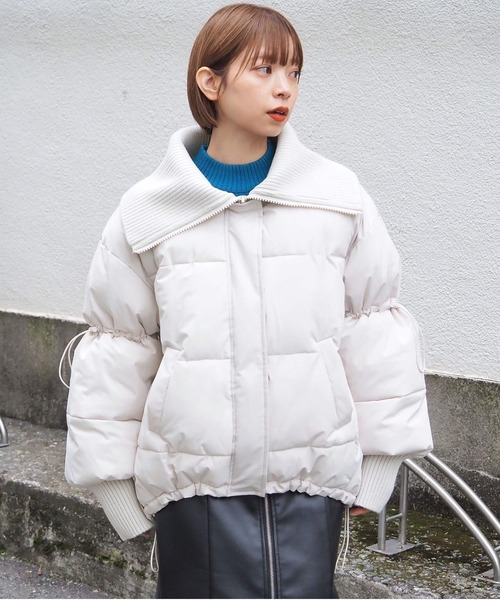 tiptop(ティップトップ)の「フェイクダウン襟リブブルゾン(ダウンジャケット/コート・レディース・アイボリー/ブラック・FREE)」の4枚目の写真