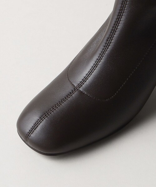 ODETTE E ODILE（オデットエオディール）の「ストレッチレザー