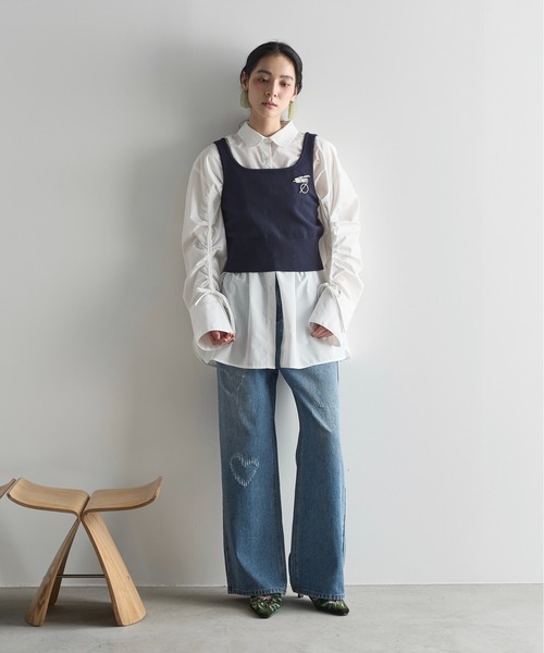 THE YOn(ザヨン)の「フラワー刺繍ベロアベトナムサンダル(サンダル・レディース・グレイッシュベージュ/ブラック/グリーン・39/38/37)」の8枚目の写真
