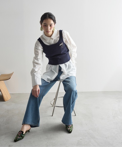 THE YOn(ザヨン)の「フラワー刺繍ベロアベトナムサンダル(サンダル・レディース・グレイッシュベージュ/ブラック/グリーン・39/38/37)」の10枚目の写真