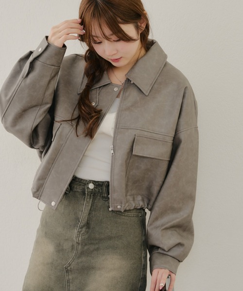 Remind me and forever（リマインドミーアンドフォーエバー）の「【ヴィンテージ加工で溢れるトレンド感！】ショート丈合皮ブルゾン（ライダースジャケット・レディース・グレー/アイボリー/ブラック/ブラウン・FREE）」の5枚目の写真