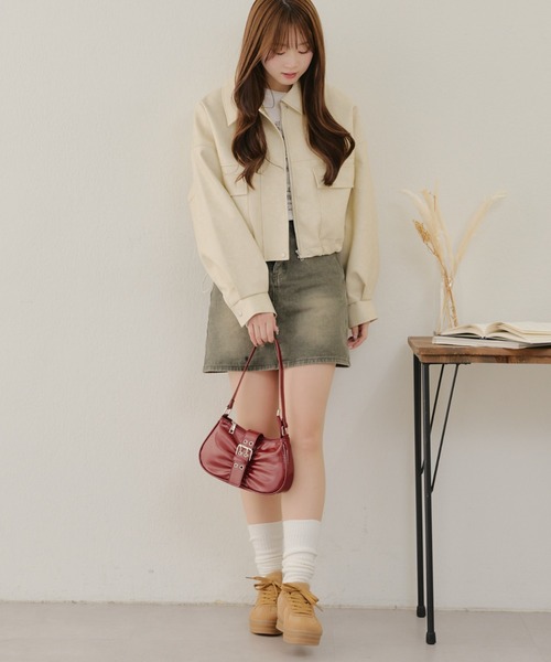 Remind me and forever（リマインドミーアンドフォーエバー）の「【ヴィンテージ加工で溢れるトレンド感！】ショート丈合皮ブルゾン（ライダースジャケット・レディース・グレー/アイボリー/ブラック/ブラウン・FREE）」の13枚目の写真