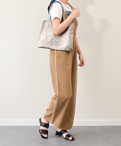 andrea cardone(アンドレアカルドネ)の「【ANDREA CARDONE】レザービッグトートバッグ(Q56601)(トートバッグ・レディース・シルバー/ブロンズ/グリーン・ALL)」の9枚目の写真