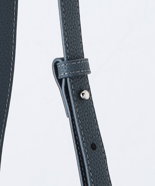 UNITED ARROWS（ユナイテッドアローズ）の「マイクロファイバー ミニ ショルダーバッグ（ショルダーバッグ・メンズ・ブラック/ロイヤルブルー・FREE）」の8枚目の写真