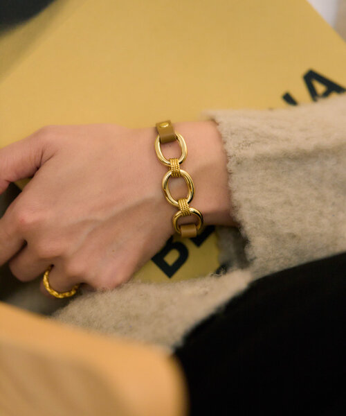 ear PAPILLONNER（イアパピヨネ）の「トップチェーンレザーブレスレット（ブレスレット・レディース・ホワイト/キャメル・FREE）」の10枚目の写真