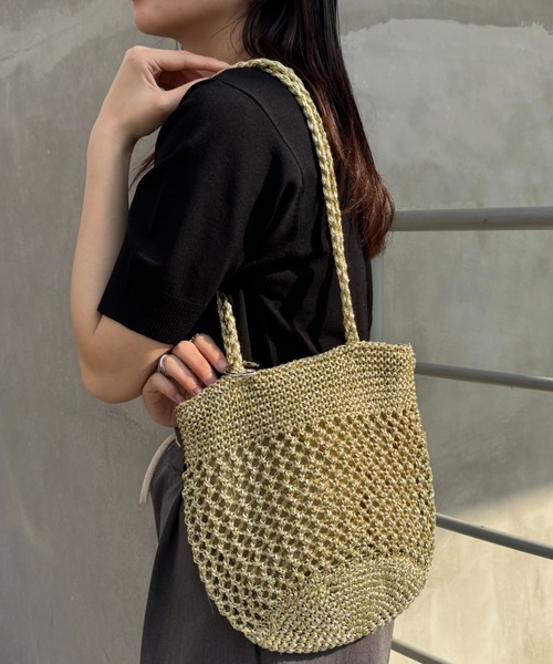 CIAOPANIC TYPY(チャオパニックティピー)の「【2025年S/S新作】カラビナ付きメタリックヤーンBAG(トートバッグ・レディース・ガンメタ/ゴールド/シルバー・ONE SIZE)」の1枚目の写真