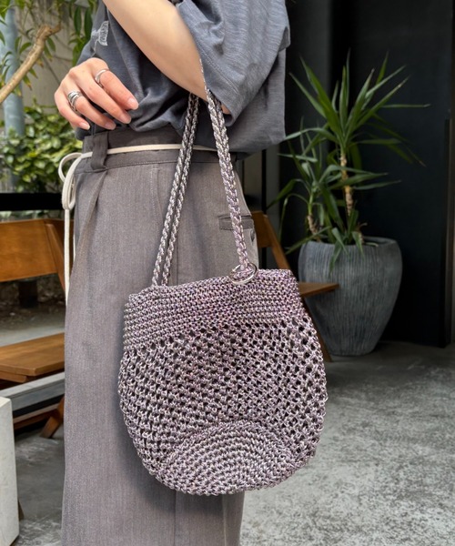 CIAOPANIC TYPY(チャオパニックティピー)の「【2025年S/S新作】カラビナ付きメタリックヤーンBAG(トートバッグ・レディース・ガンメタ/ゴールド/シルバー・ONE SIZE)」の3枚目の写真