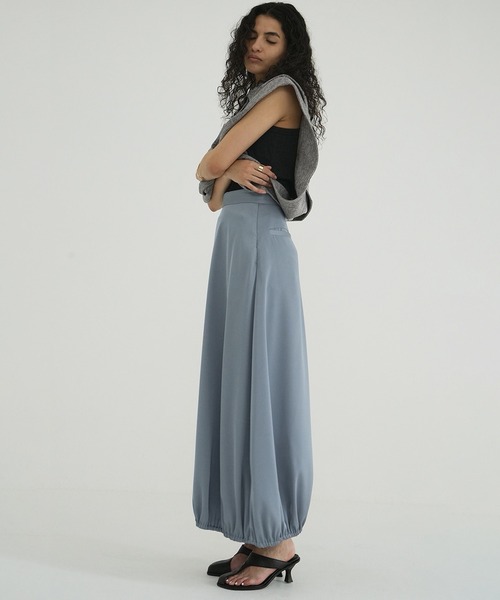 CLANE（クラネ）の「SATIN BALLOON SKIRT（スカート・レディース・ブルー/アイボリー/ブラック・0/1/2）」の19枚目の写真