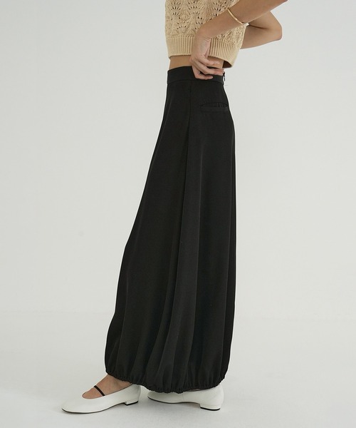 CLANE（クラネ）の「SATIN BALLOON SKIRT（スカート・レディース・ブルー/アイボリー/ブラック・0/1/2）」の16枚目の写真