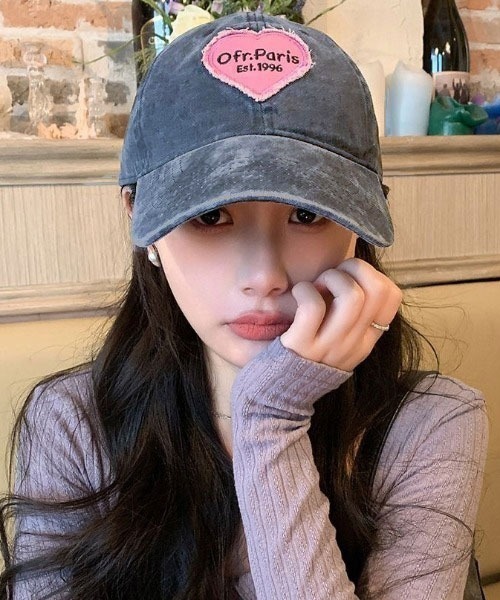 SHEPP（シープ）の「ハートロゴワッペン ビンテージ風キャップ（キャップ・レディース・ブラック/グレー/ピンク/ブラウン/カーキ・F）」の2枚目の写真