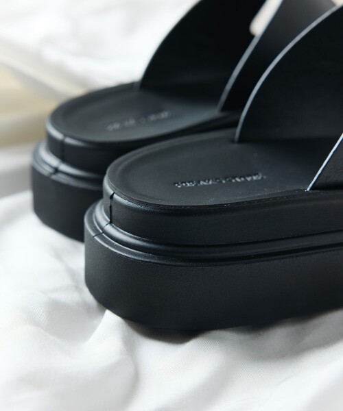 FREAK'S STORE（フリークスストア）の「限定展開 フェイクスウェード ダブルストラップ スライド サンダル / プラットフォームソール（サンダル・メンズ・チャコールグレー/レオパード/ブラック/グレー系その他/グレイッシュベージュ・23cm/24cm/25cm/26cm/27cm/28cm）」の17枚目の写真