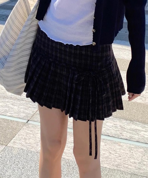 DAY CLOSET(デイ クローゼット)の「レディース 韓国風プレッピーロングリボンプリーツスカート(スカート・レディース・ブラック・M/S/XL/L)」の7枚目の写真