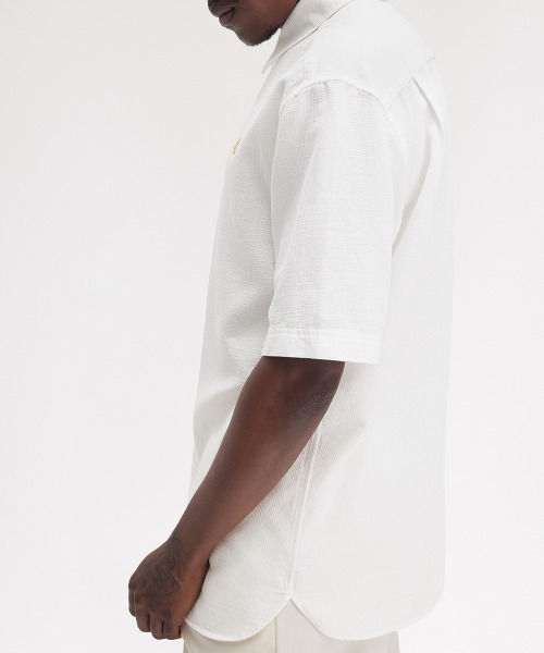 FRED PERRY（フレッドペリー）の「Textured Seersucker Shirt／テクスチャーシアサッカーシャツ（シャツ/ブラウス・メンズ・ホワイト/ネイビー・S/M/L）」の3枚目の写真