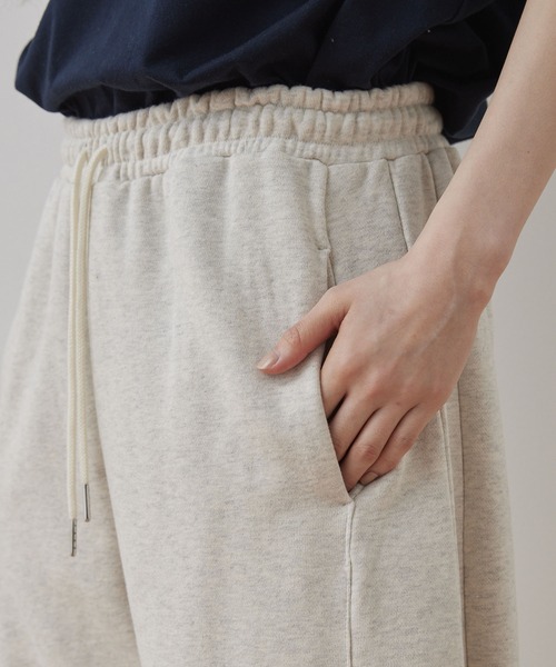 Unblend(アンブレンド)の「【Unblend】ドローコード カーブシルエット スウェットパンツ(スウェットパンツ・レディース・ネイビー/オートミール・FREE)」の20枚目の写真