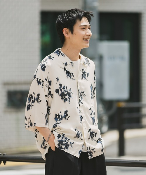 RAGEBLUE(レイジブルー)の「レーヨン総柄シャツ(シャツ/ブラウス・メンズ・ホワイト系その他2/ブラック系その他/グレー系その他/ホワイト系その他3・SMALL/MEDIUM/LARGE)」の2枚目の写真