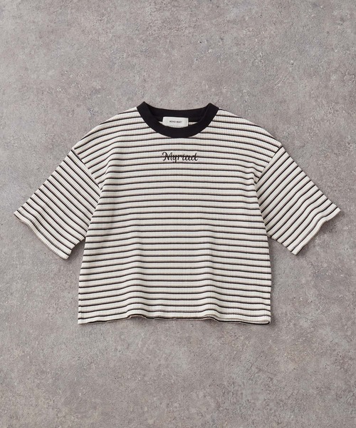MONO-MART(モノマート)の「ワンポイント刺繍マルチボーダーショート丈半袖Tシャツ(Tシャツ/カットソー・レディース・ホワイト/ピンク/ネイビー/ブラック/ライトイエロー・FREE)」の6枚目の写真