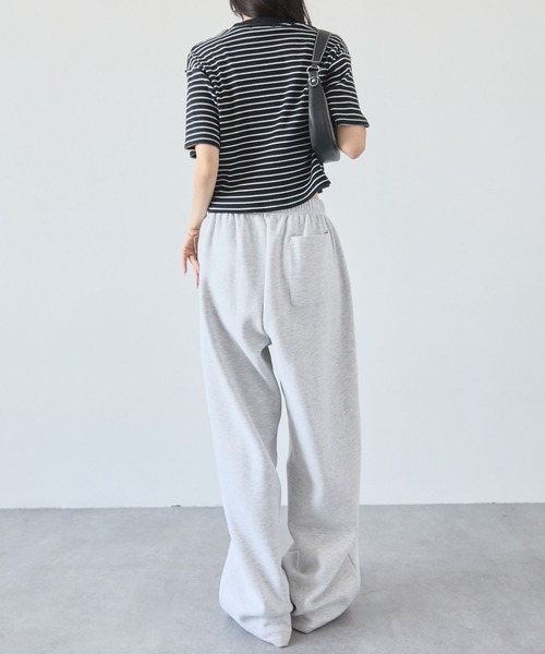 MONO-MART(モノマート)の「ワンポイント刺繍マルチボーダーショート丈半袖Tシャツ(Tシャツ/カットソー・レディース・ホワイト/ピンク/ネイビー/ブラック/ライトイエロー・FREE)」の19枚目の写真