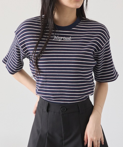 MONO-MART(モノマート)の「ワンポイント刺繍マルチボーダーショート丈半袖Tシャツ(Tシャツ/カットソー・レディース・ホワイト/ピンク/ネイビー/ブラック/ライトイエロー・FREE)」の20枚目の写真