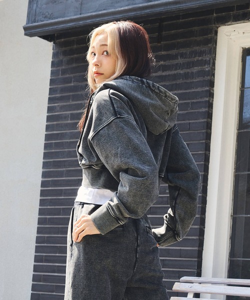 DURAS（デュラス）の「ヴィンテージ加工ショートフーディ（パーカー・レディース・ブルー/ブラック/ベージュ・SMALL/MEDIUM）」の4枚目の写真