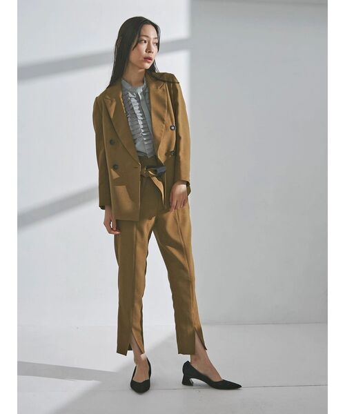 TONAL(トーナル)の「フェイクリネンバイカラーベルトクロップドパンツ(その他パンツ・レディース・ブラウン/ベージュ/ネイビー・SMALL/MEDIUM)」の2枚目の写真