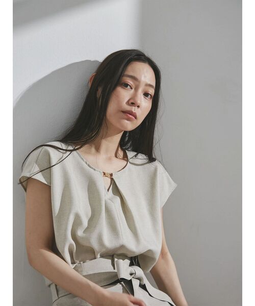 TONAL(トーナル)の「フェイクリネンバイカラーベルトクロップドパンツ(その他パンツ・レディース・ブラウン/ベージュ/ネイビー・SMALL/MEDIUM)」の11枚目の写真