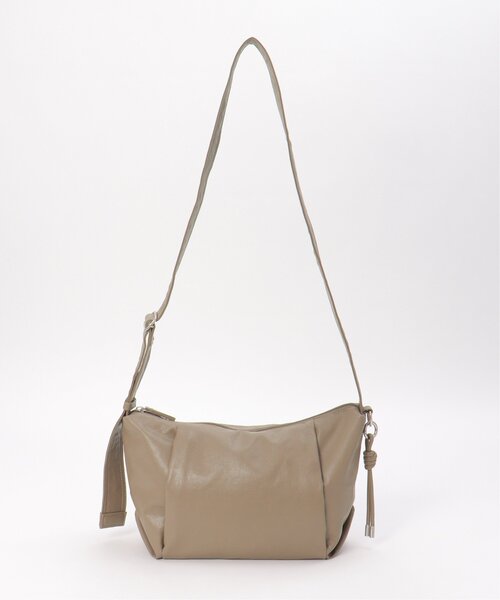 ikka(イッカ)の「撥水合皮ハーフムーンミニショルダーバッグ(ショルダーバッグ・レディース・オリーブ/グリーン/ベージュ/ブラック/ボルドー/ブラウン系その他・FREE)」の2枚目の写真