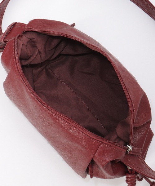 ikka(イッカ)の「撥水合皮ハーフムーンミニショルダーバッグ(ショルダーバッグ・レディース・オリーブ/グリーン/ベージュ/ブラック/ボルドー/ブラウン系その他・FREE)」の16枚目の写真