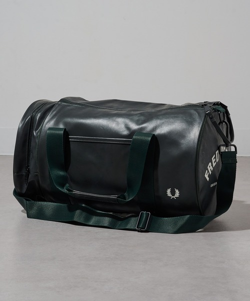 FRED PERRY（フレッドペリー）の「【FRED PERRY】TONAL CLASSIC BARREL BAG バレルバッグ ドラムバッグ 旅行 部活 ジム L7260（ショルダーバッグ・メンズ・ブラック/グリーン/バーガンディー/ネイビー・FREE）」の2枚目の写真