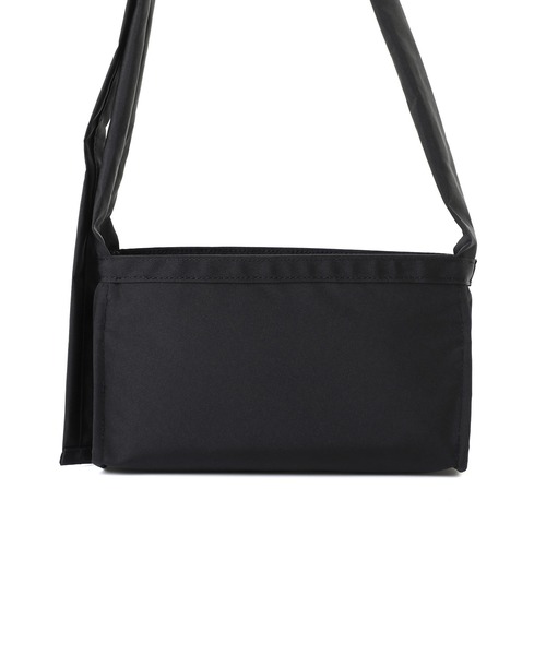 Manhattan Portage（マンハッタンポーテージ）の「EAST RIVER SHOULDER BAG(S) 300P CORDURA ECO SHEEN VOL.2（ショルダーバッグ・レディース・ブラック・X-SMALL）」の8枚目の写真