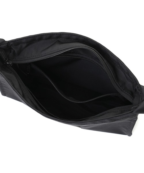 Manhattan Portage（マンハッタンポーテージ）の「EAST RIVER SHOULDER BAG(S) 300P CORDURA ECO SHEEN VOL.2（ショルダーバッグ・レディース・ブラック・X-SMALL）」の11枚目の写真