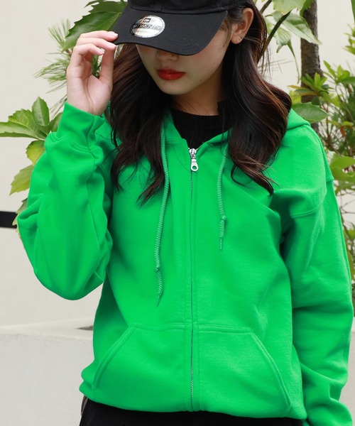 GILDAN（ギルダン）の「Gildan /ギルダン 8.0oz US規格 オーバーサイズ ジップパーカー 無地  裏起毛 ユニセックス フーディ（パーカー・メンズ・ホワイト/グリーン/ネイビー/パープル/オレンジ/ライトブルー/イエロー系その他/レッド/ブラック/グレー/ダークブラウン/グリーン系その他/ロイヤルブルー/マルーン・L/S/M/XL）」の5枚目の写真