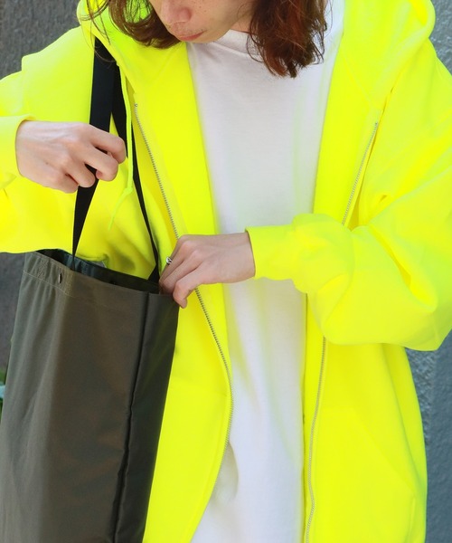 GILDAN（ギルダン）の「Gildan /ギルダン 8.0oz US規格 オーバーサイズ ジップパーカー 無地  裏起毛 ユニセックス フーディ（パーカー・メンズ・ホワイト/グリーン/ネイビー/パープル/オレンジ/ライトブルー/イエロー系その他/レッド/ブラック/グレー/ダークブラウン/グリーン系その他/ロイヤルブルー/マルーン・L/S/M/XL）」の18枚目の写真