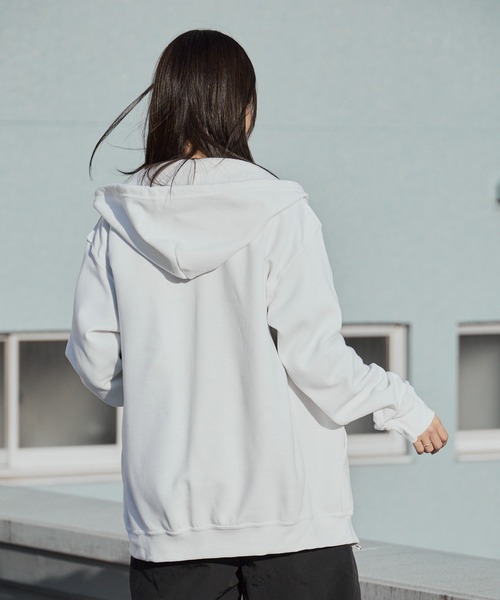 GILDAN（ギルダン）の「Gildan /ギルダン 8.0oz US規格 オーバーサイズ ジップパーカー 無地  裏起毛 ユニセックス フーディ（パーカー・メンズ・ホワイト/グリーン/ネイビー/パープル/オレンジ/ライトブルー/イエロー系その他/レッド/ブラック/グレー/ダークブラウン/グリーン系その他/ロイヤルブルー/マルーン・L/S/M/XL）」の15枚目の写真