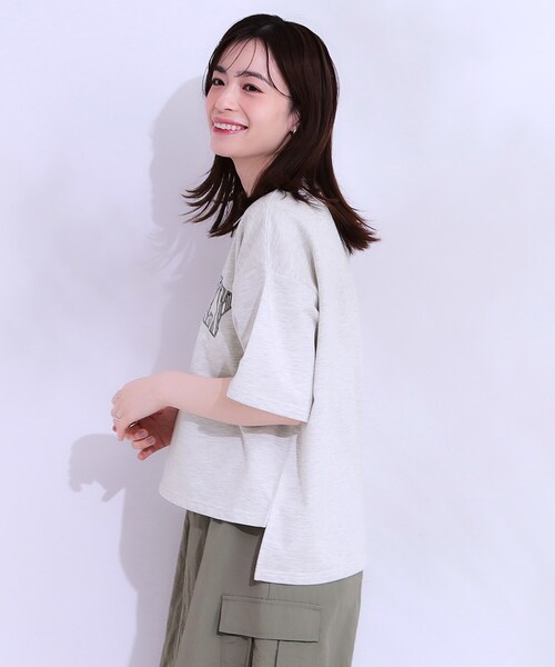 Cutie Blonde(キューティーブロンド)の「◆【S-LL】ゆるっと大人カジュアルに 柄ロゴアソート ミニ裏毛トップス(Tシャツ/カットソー・レディース・ブラック/グレー/オフホワイト・04/01/02/03)」の13枚目の写真