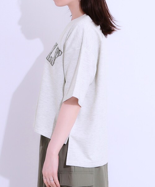 Cutie Blonde(キューティーブロンド)の「◆【S-LL】ゆるっと大人カジュアルに 柄ロゴアソート ミニ裏毛トップス(Tシャツ/カットソー・レディース・ブラック/グレー/オフホワイト・04/01/02/03)」の17枚目の写真