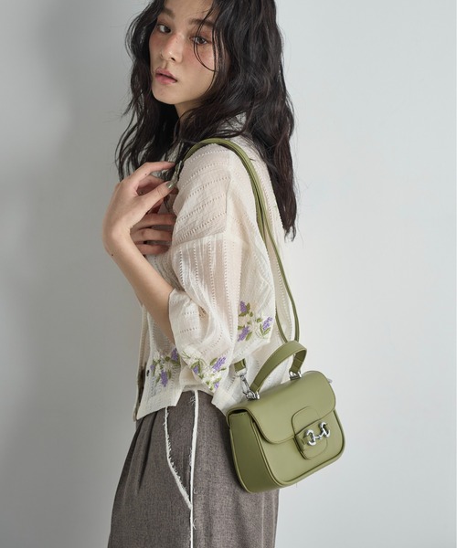 ショルダーバッグ・ポシェット Petit sac cabas SPIN en cuir graine 合皮ホースビットバックルスクエアバッグ（ショルダーバッグ