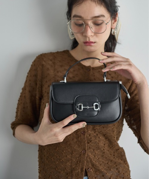 THE YOn(ザヨン)の「合皮ホースビットバックルスクエアバッグ(ショルダーバッグ・レディース・ブラック/ブラウン/グリーン・FREE)」の12枚目の写真