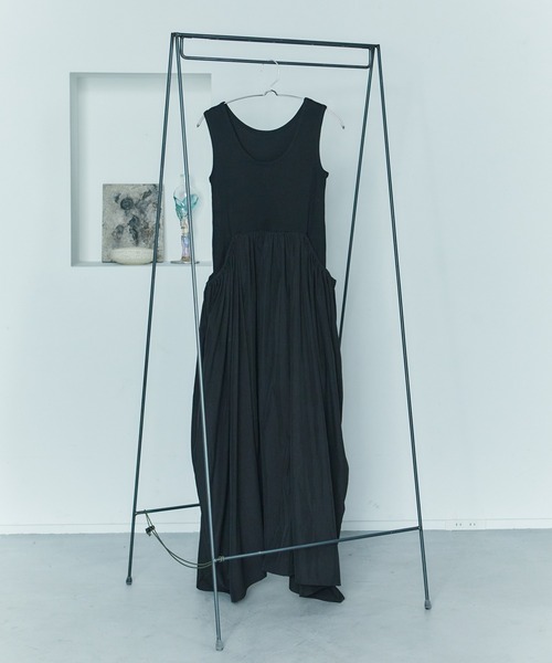 LIENCOEUR(リアンクール)の「ペタルリブドッキングワンピース(ワンピース・レディース・ホワイト/ブラック・FREE)」の11枚目の写真