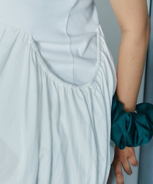 LIENCOEUR(リアンクール)の「ペタルリブドッキングワンピース(ワンピース・レディース・ホワイト/ブラック・FREE)」の5枚目の写真