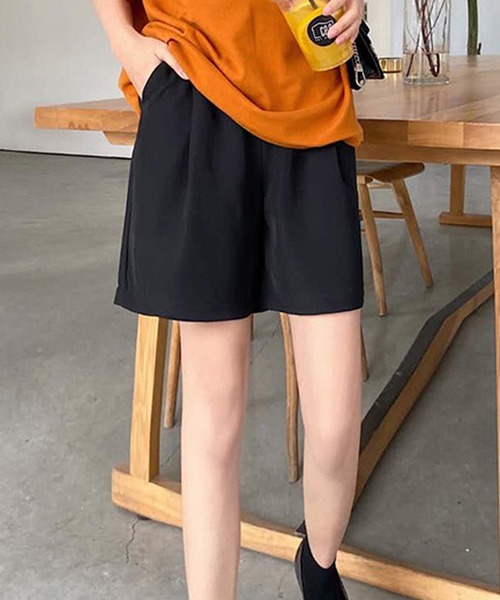 HALEY PESCA(ヘーリーペスカ)の「HALEY PESCA/ハイウエスト タックハーフパンツ スラックス(スラックス・レディース・アイボリー/ブラック・MEDIUM/SMALL)」の3枚目の写真