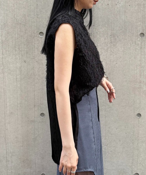 &g'aime(アンジェム)の「【&g'aime】ジャガードバックプリーツブラウス BackPleated Pleated Jacquard Blouse(シャツ/ブラウス・レディース・ホワイト/ブラック・FREE)」の16枚目の写真