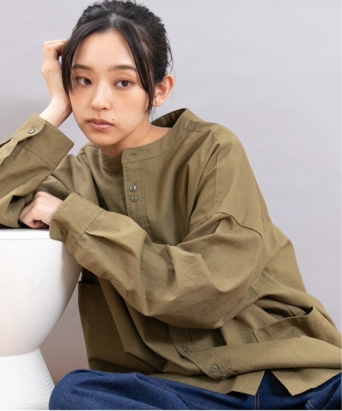URCH RNA（アーチ アールエヌエー）の「B2903 アトリエチュニックシャツ２（シャツ/ブラウス・レディース・ブラック×ホワイト/ベージュ系その他/オリーブ/ブラウン/ピンク系その他/ブルー系その他・FREE）」の5枚目の写真