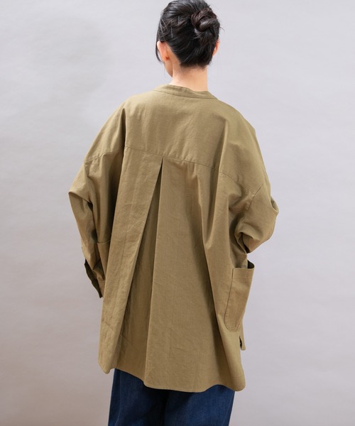 URCH RNA（アーチ アールエヌエー）の「B2903 アトリエチュニックシャツ２（シャツ/ブラウス・レディース・ブラック×ホワイト/ベージュ系その他/オリーブ/ブラウン/ピンク系その他/ブルー系その他・FREE）」の11枚目の写真