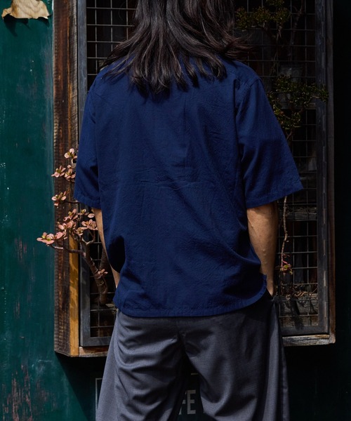 ADAM ET ROPE'（アダムエロペ）の「【WILD LIFE TAILOR】カディコットン ハーフスリーブ オープンカラーシャツ（シャツ/ブラウス・メンズ・ブラック系その他3/グレー・L/M）」の11枚目の写真