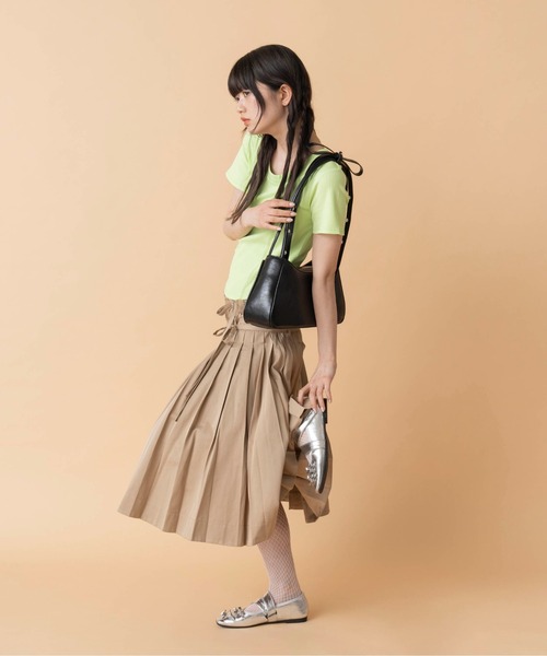 Casselini(キャセリーニ)の「Casselini(キャセリーニ)肩リボンエナメルバッグ(ハンドバッグ・レディース・ブラック/レッド/シルバー・FREE)」の7枚目の写真