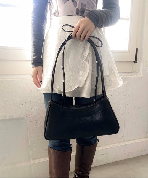 Casselini(キャセリーニ)の「Casselini(キャセリーニ)肩リボンエナメルバッグ(ハンドバッグ・レディース・ブラック/レッド/シルバー・FREE)」の17枚目の写真