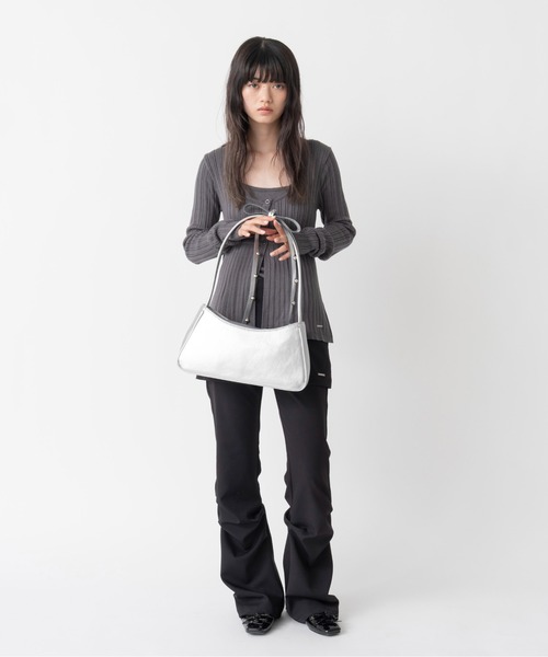 Casselini(キャセリーニ)の「Casselini(キャセリーニ)肩リボンエナメルバッグ(ハンドバッグ・レディース・ブラック/レッド/シルバー・FREE)」の11枚目の写真