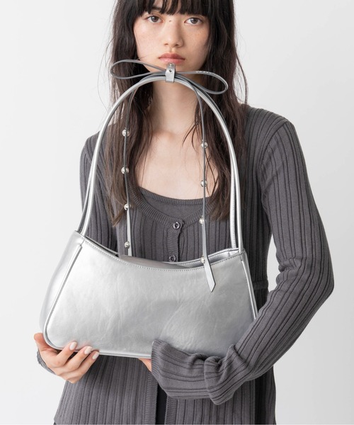 Casselini(キャセリーニ)の「Casselini(キャセリーニ)肩リボンエナメルバッグ(ハンドバッグ・レディース・ブラック/レッド/シルバー・FREE)」の8枚目の写真