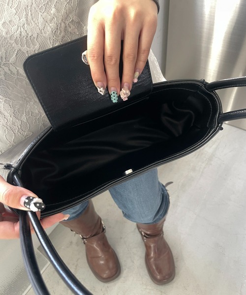 Casselini(キャセリーニ)の「Casselini(キャセリーニ)肩リボンエナメルバッグ(ハンドバッグ・レディース・ブラック/レッド/シルバー・FREE)」の18枚目の写真