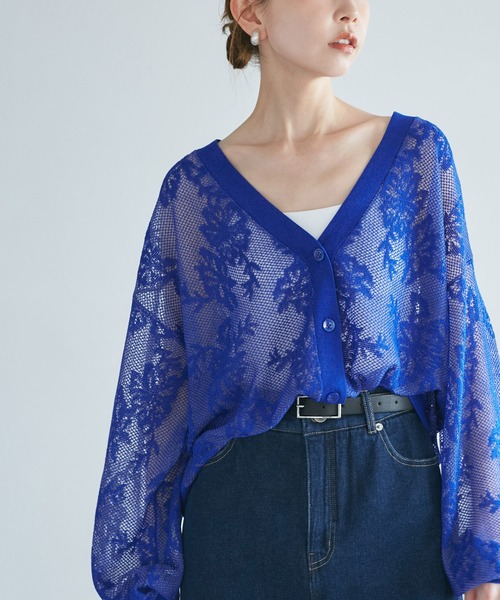 ROPE' PICNIC(ロペピクニック)の「透かし編み花柄Vネックカーディガン(カーディガン/ボレロ・レディース・ブラウン/マスタード/オフホワイト/ブルー系その他4・38)」の4枚目の写真